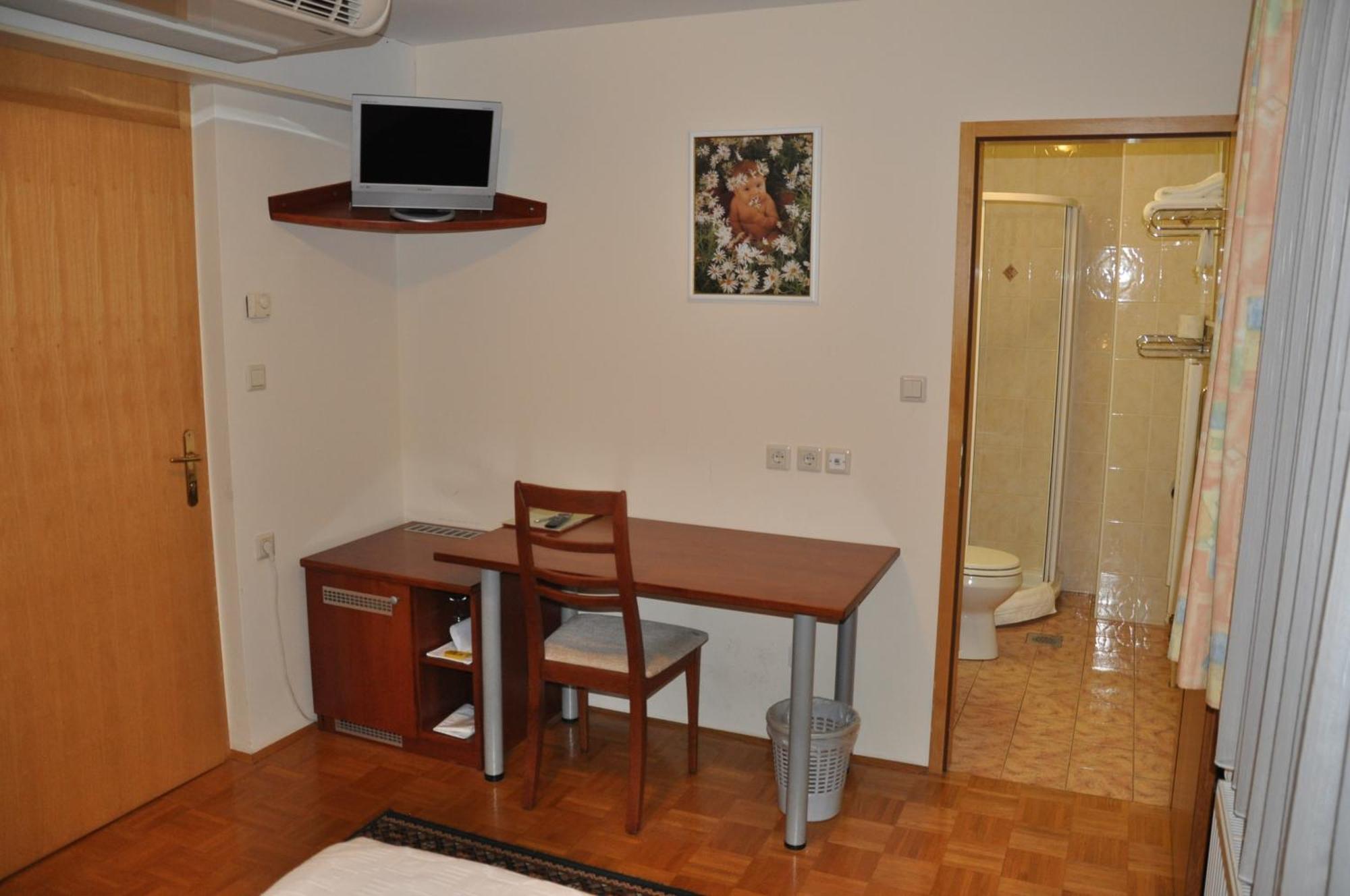 Penzion Kmecki Hram Ljubljana Chambre photo
