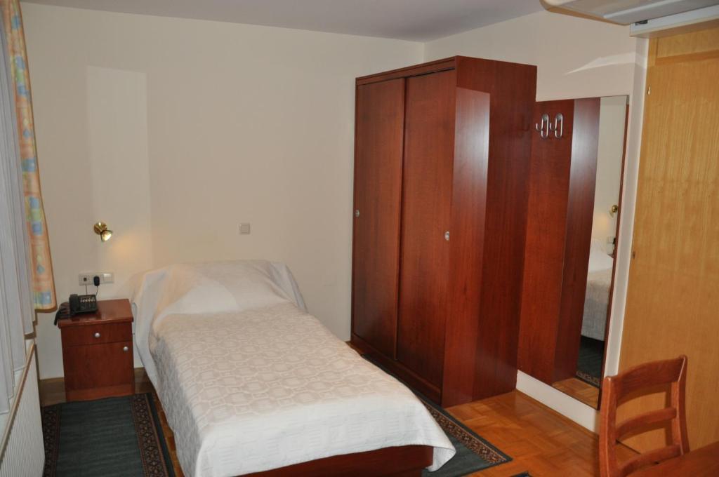 Penzion Kmecki Hram Ljubljana Chambre photo