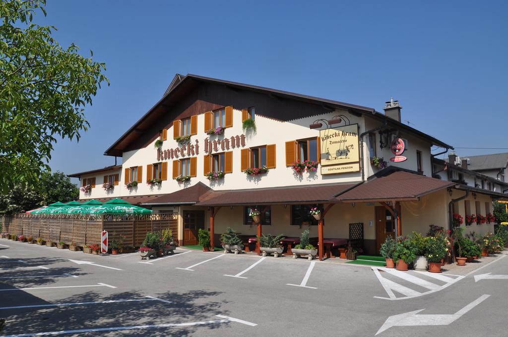 Penzion Kmecki Hram Ljubljana Extérieur photo